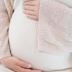 其一，蜜雪冰🎩🦃城在一条步行街上🔸哪里代孕最好连开三家店，未🔝必是需求导向🇺🇳